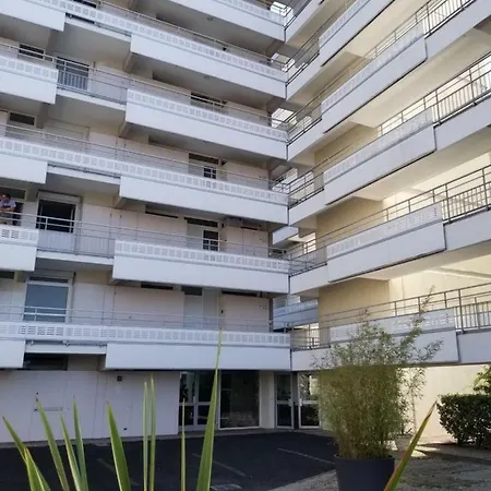 Marine Hotel